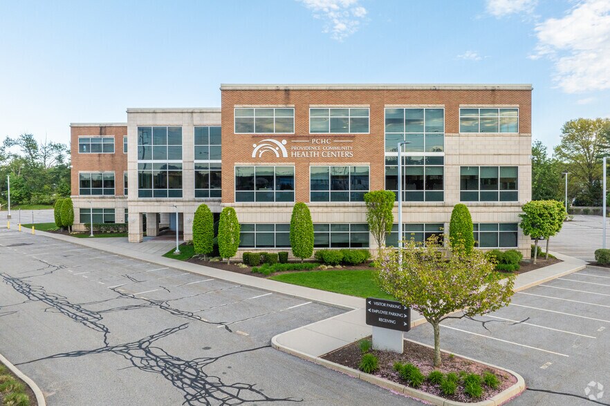 More Photos Of 1 Coastway Blvd, Warwick Office For Lease