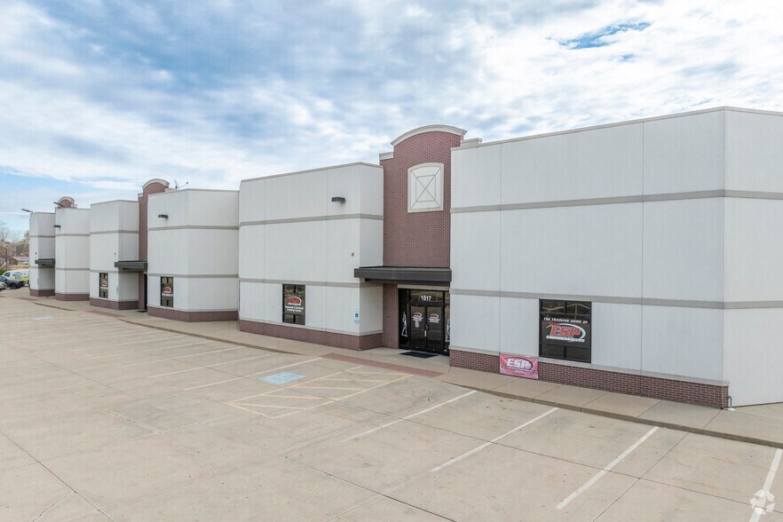 More Photos Of 1501-1509 Mitchell Dr, Oswego Warehouse For Sale