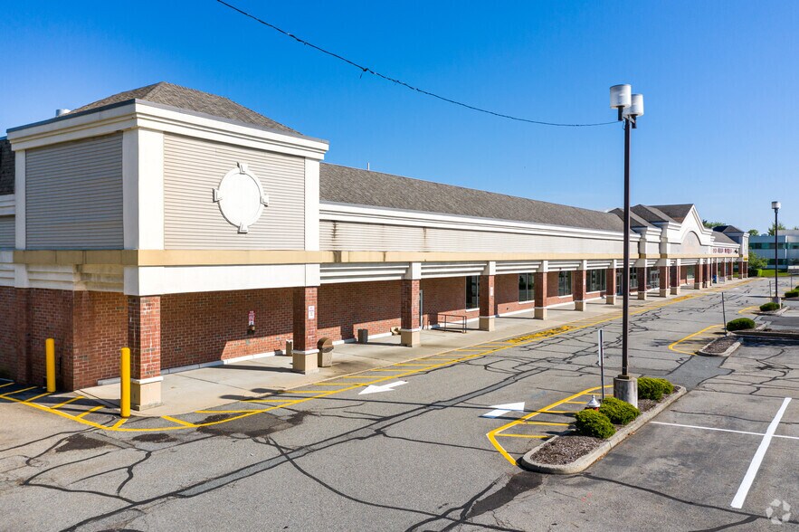 More Photos Of 500-520 Chestnut Ridge Rd, Woodcliff Lake Storefront For Lease