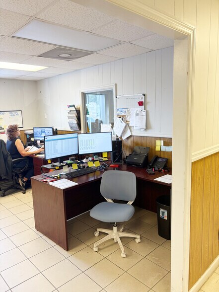 More Photos Of 737 Pearl St, Houston Industrial For Lease