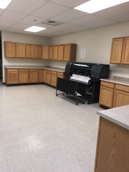 More Photos Of 1400 E Lincoln St, Gillette Warehouse For Lease