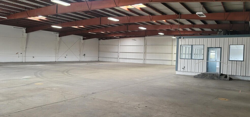 More Photos Of 2100 Davis St, San Leandro Warehouse For Lease