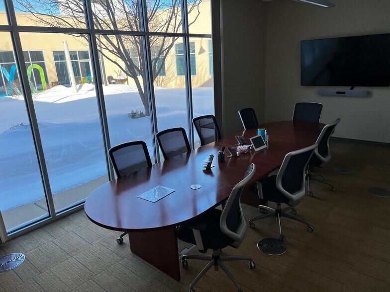 More Photos Of 3901 N Louise Ave, Sioux Falls Office For Lease