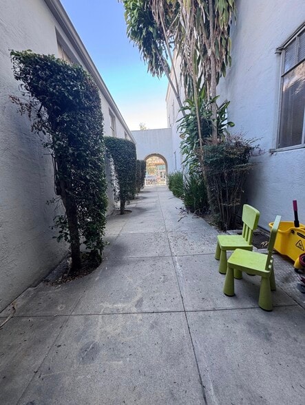 More Photos Of 1209 E Garfield Ave, Glendale Schools For Lease