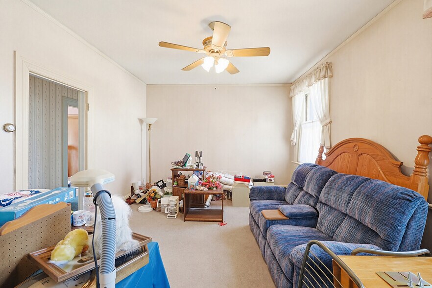 More Photos Of 1501 Lonsdale Ave, Lincoln General Retail For Sale