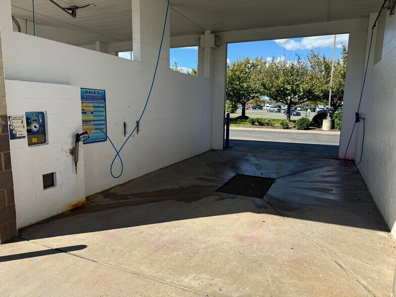 More Photos Of 6361 Village Center Dr, Bealeton Specialty For Sale