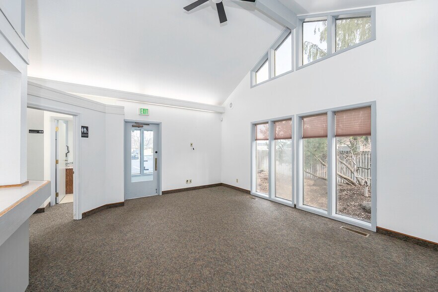 More Photos Of 1336 E Hunter Pl, Moses Lake Office For Sale