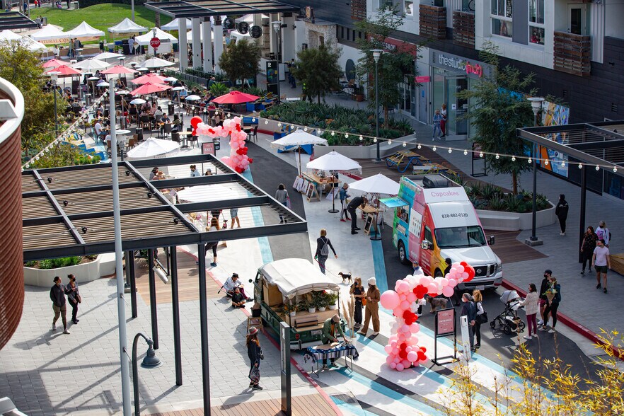 Primary Photo Of Jefferson Blvd @ Lincoln Blvd, Playa Vista Unknown For Lease