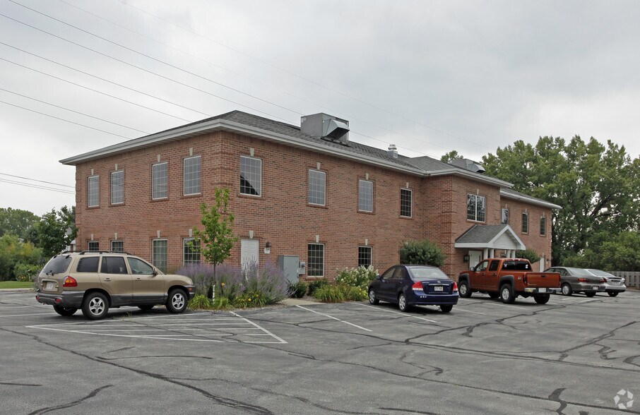 More Photos Of 677 Baeten Rd, Green Bay Office For Lease