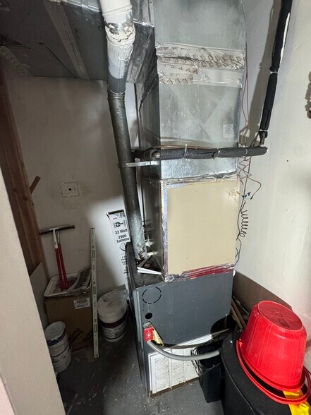 More Photos Of 5609-5613 Palisade Ave, West New York Storefront Retail Residential For Lease