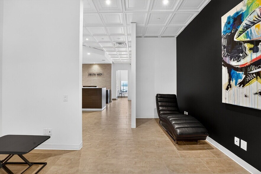 More Photos Of 3075 Hospital Gate, Oakville Medical For Lease