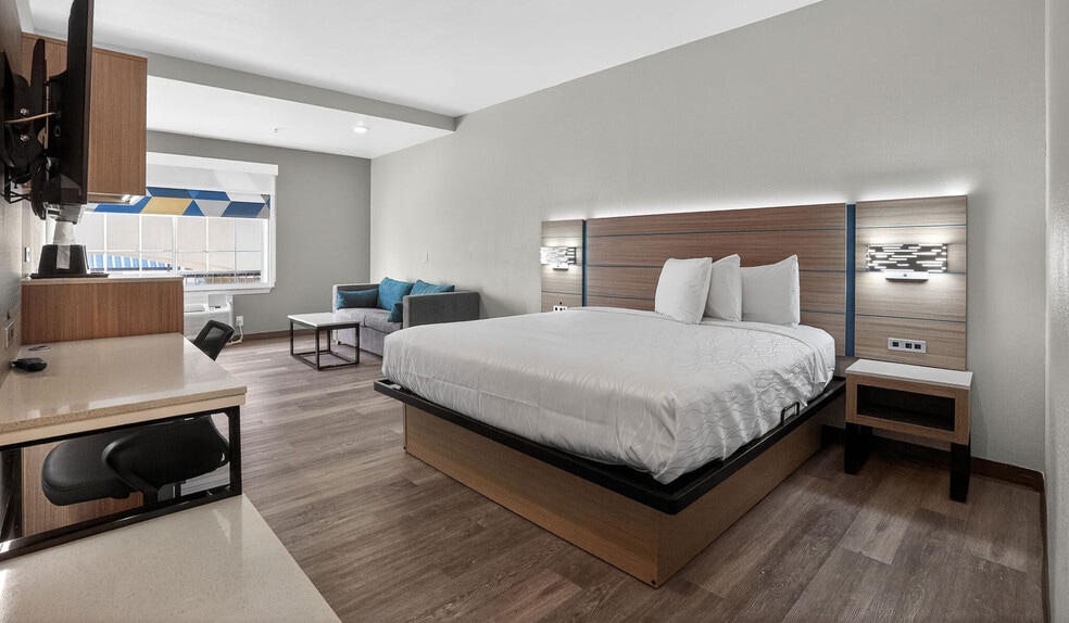 More Photos Of 415 Fm 1960 Rd E, Houston Hotel For Sale