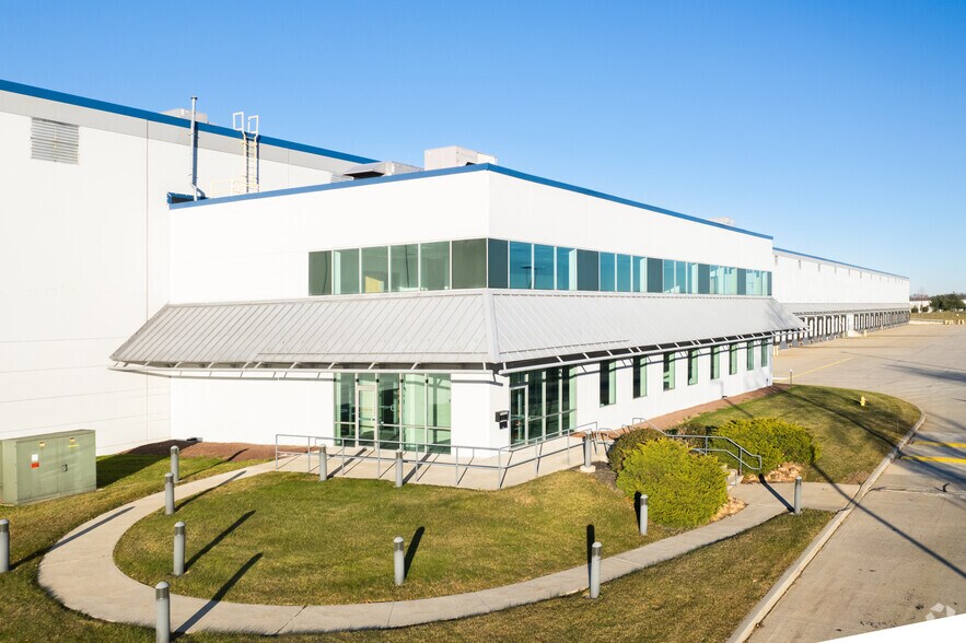 Primary Photo Of 2460 Brodhead Rd, Bethlehem Distribution For Lease