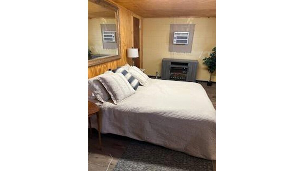 More Photos Of 512 1st Street, Waurika Office For Sale