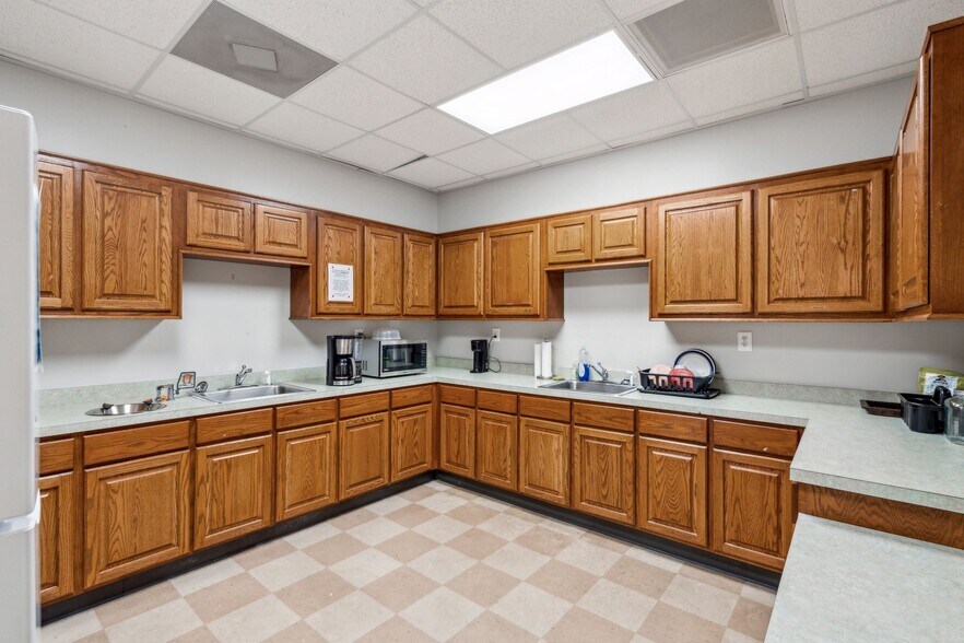 More Photos Of 5880 Rivers Ave, North Charleston Medical For Sale