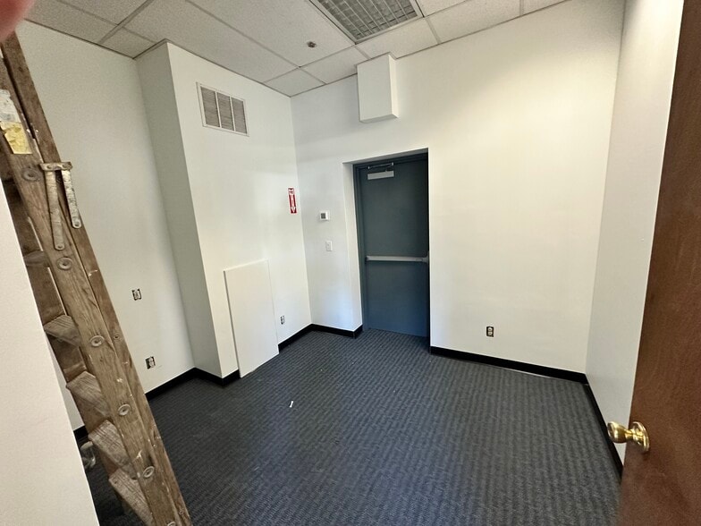 More Photos Of 4865 Arthur Kill Rd, Staten Island Warehouse For Sale