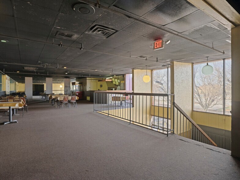 More Photos Of 1508 SE 25th St, Oklahoma City Bar For Sale