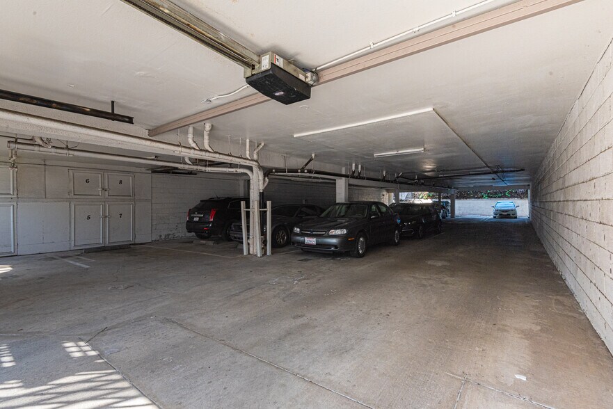 More Photos Of 1441 S Bedford St, Los Angeles Apartments For Sale