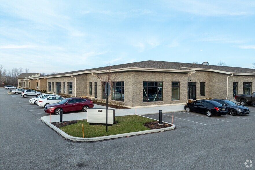 More Photos Of 2205 Crocker Rd, Westlake Medical For Lease