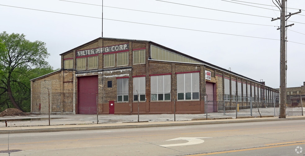 More Photos Of 2217 S 1st St, Milwaukee Warehouse For Lease
