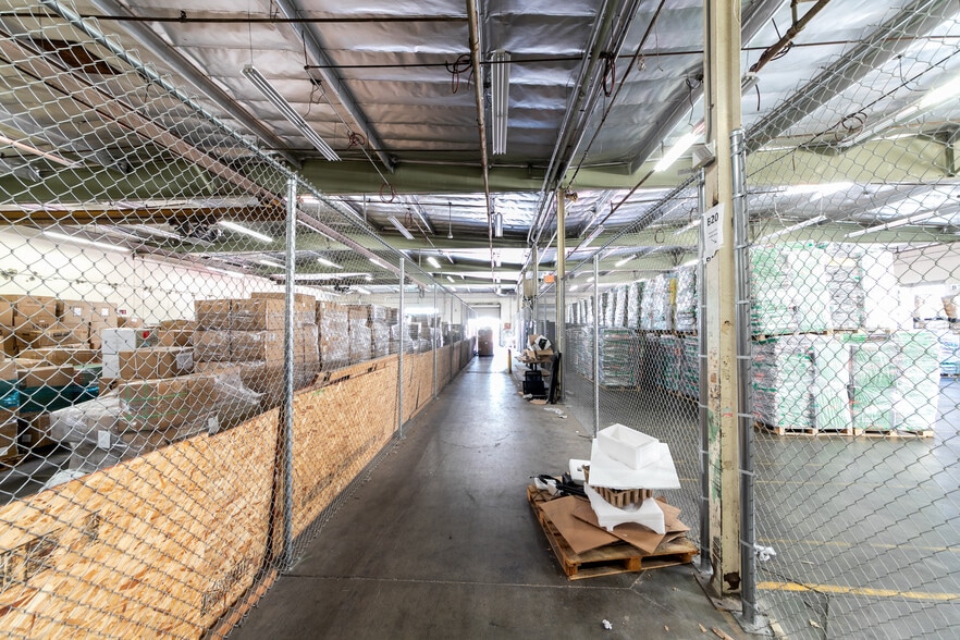 More Photos Of 15001 S Figueroa St, Gardena Distribution For Lease