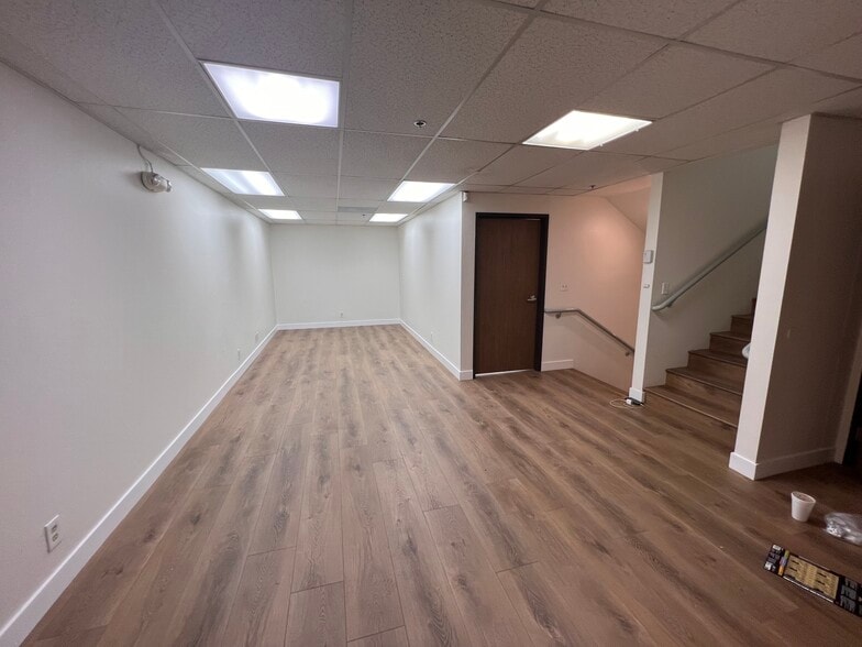 More Photos Of 2280 E Curry St, Long Beach Manufacturing For Lease