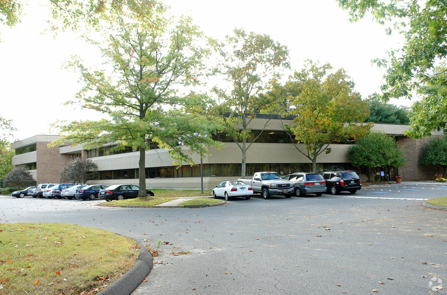 Primary Photo Of 10 Talcott Notch Rd, Farmington Medical For Lease