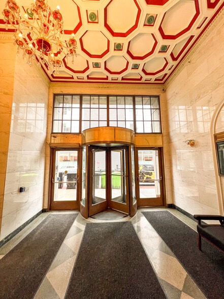 More Photos Of 108-122 W Jefferson St, Syracuse Office Residential For Lease