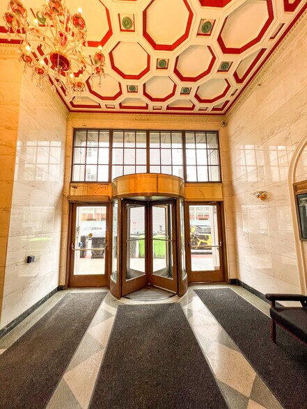 More Photos Of 108-122 W Jefferson St, Syracuse Office Residential For Lease