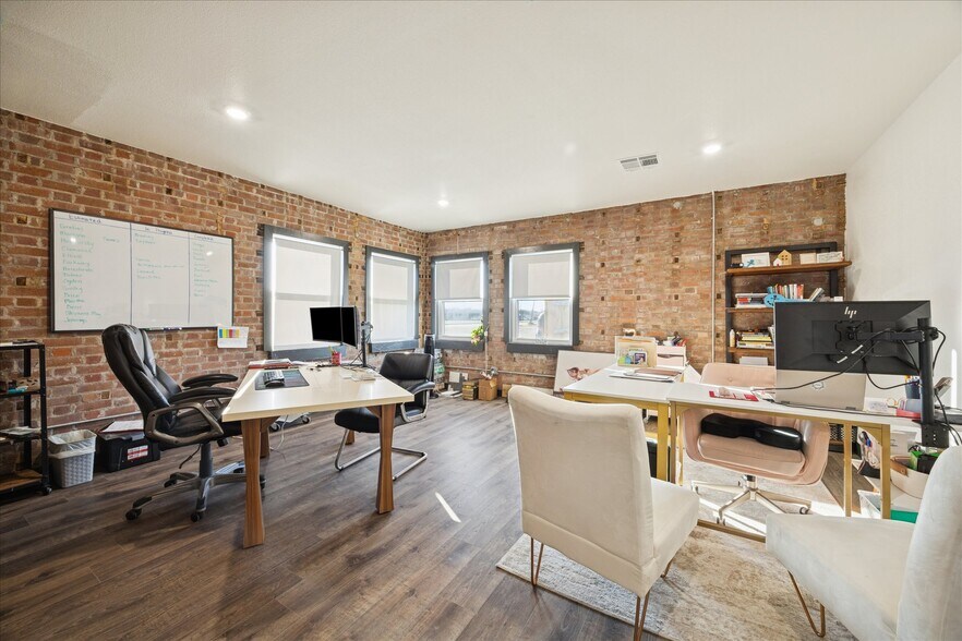 More Photos Of 902 S Broadway St, La Porte Office For Sale