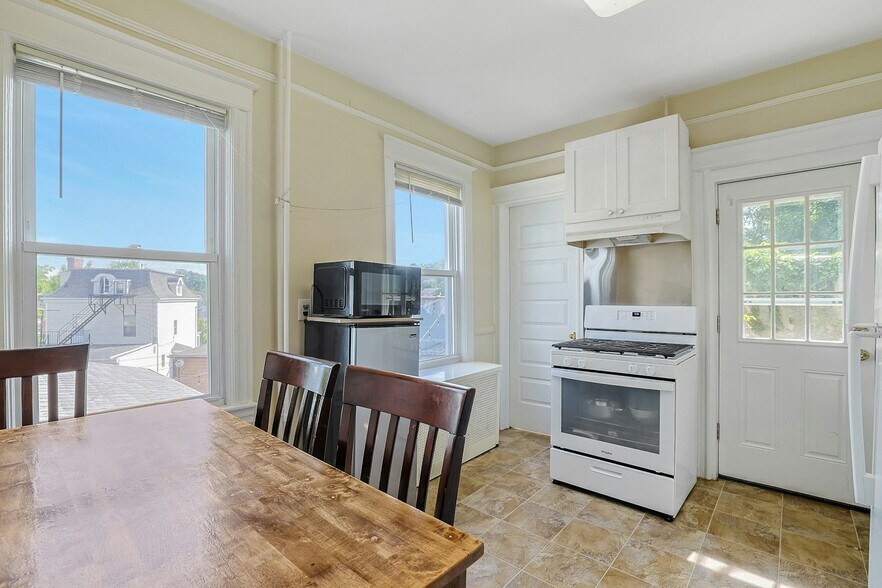 More Photos Of 3 Linden Pl, Tarrytown Apartments For Sale