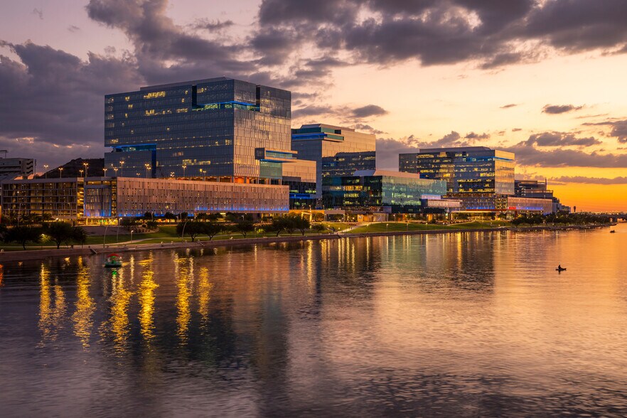 More Photos Of Westin Hotel, Tempe Hotel For Sale