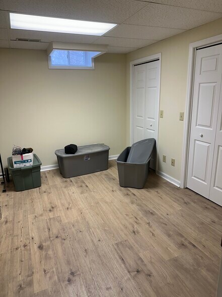 More Photos Of 1419 Deerfield Rd, Boone Office For Sale