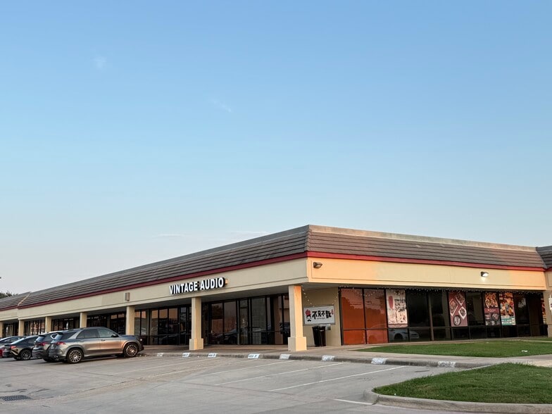 More Photos Of 910 W Parker Rd, Plano Unknown For Lease