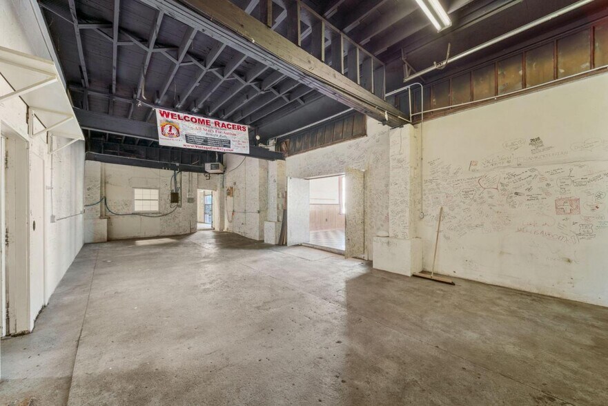 More Photos Of 12 SE 1st St, Afton Storefront For Sale