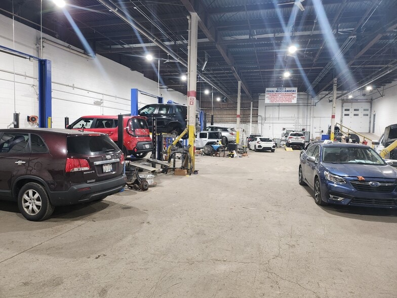 More Photos Of 737 W Cleveland Ave, Milwaukee Warehouse For Sale
