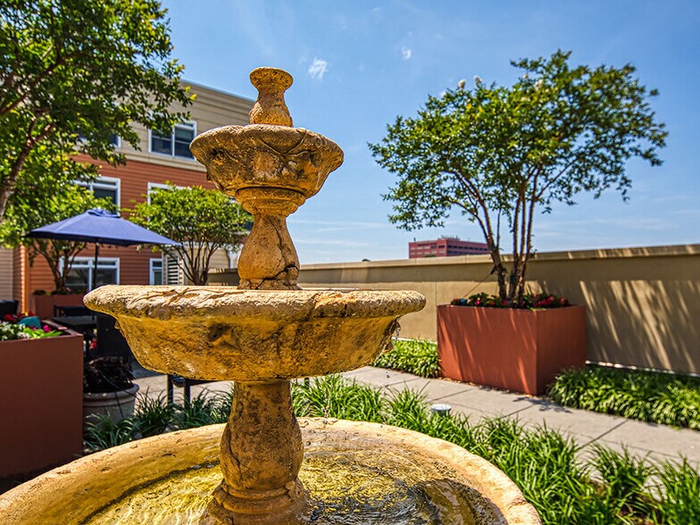 More Photos Of 670 Downey Green, Hampton Apartments For Sale