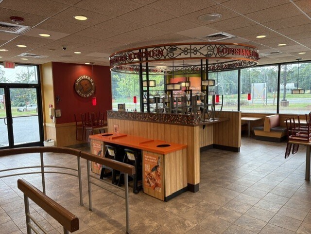 More Photos Of 105 Lite-N-Tie Rd, Gray Restaurant For Sale