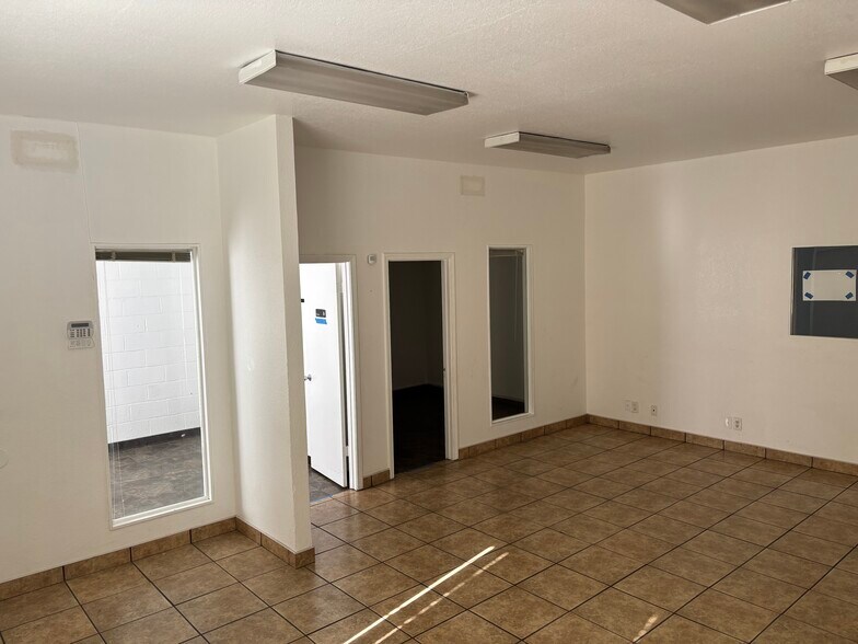 More Photos Of 4095 Deeble St, Sacramento Industrial For Lease