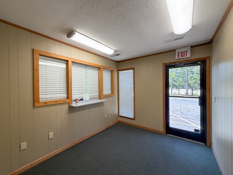 More Photos Of 144 Industrial Dr, Forest City Warehouse For Lease