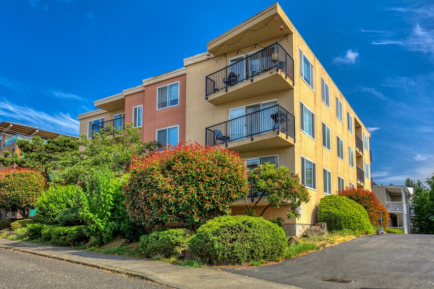 More Photos Of 1925 Eastlake Ave E, Seattle Apartments For Sale