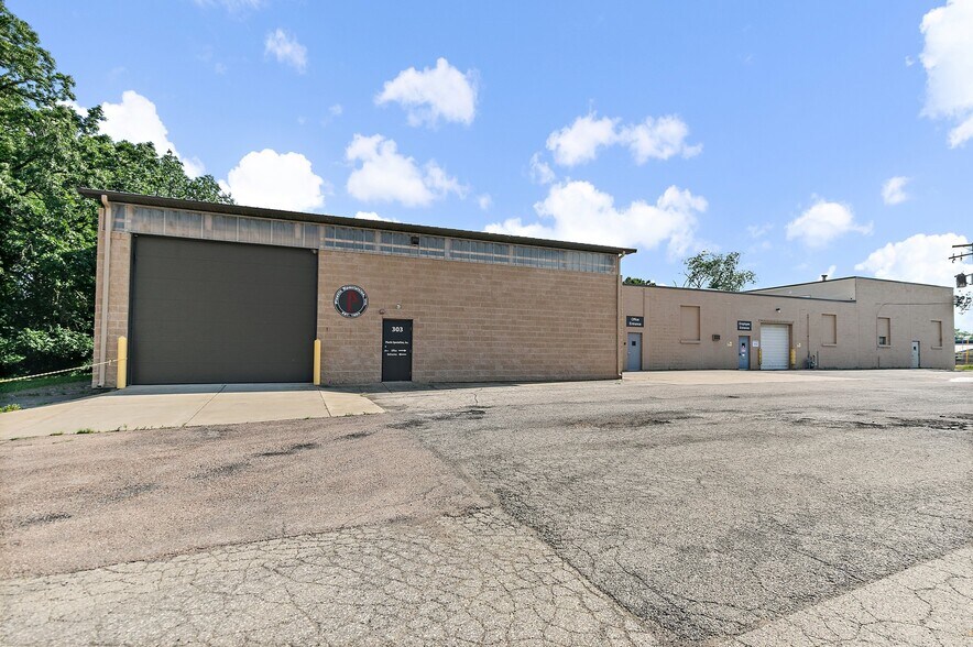 More Photos Of 303 Elgin Ave, Elgin Industrial For Sale