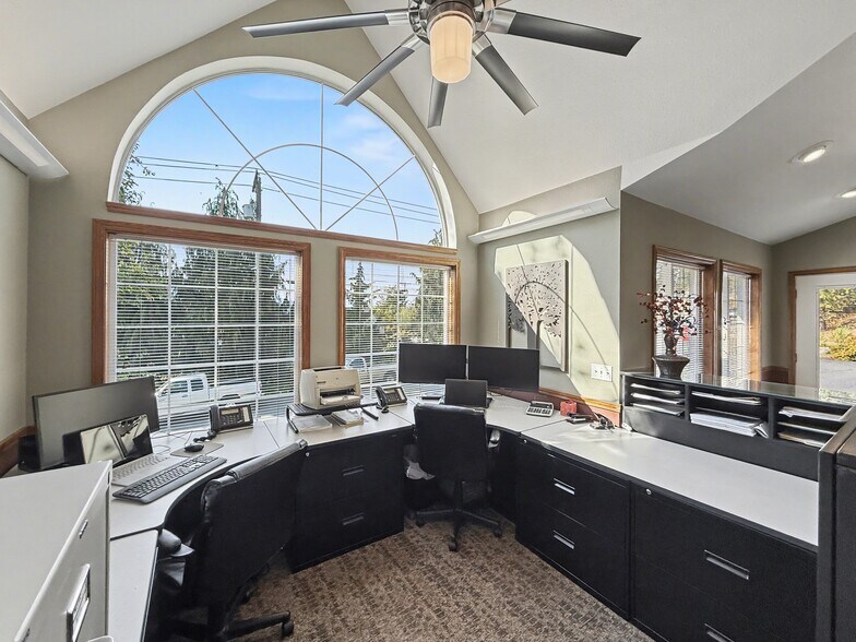 More Photos Of 1038 W Davidson Ave, Coeur d'Alene Office For Sale