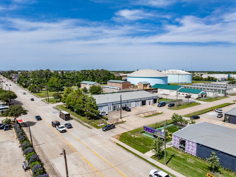 More Photos Of 1440 Brittmoore Rd, Houston Storefront For Lease