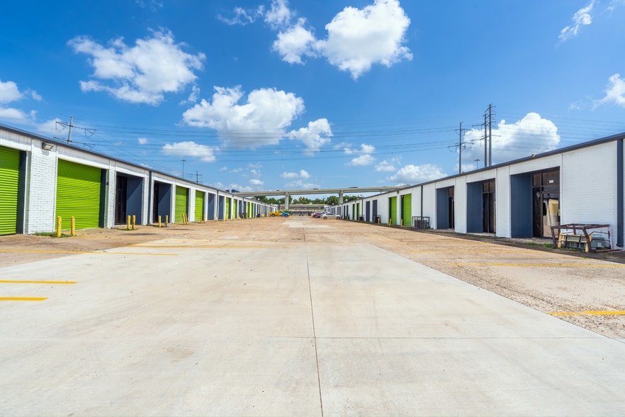 More Photos Of 15100 Lee Rd, Humble Industrial For Lease