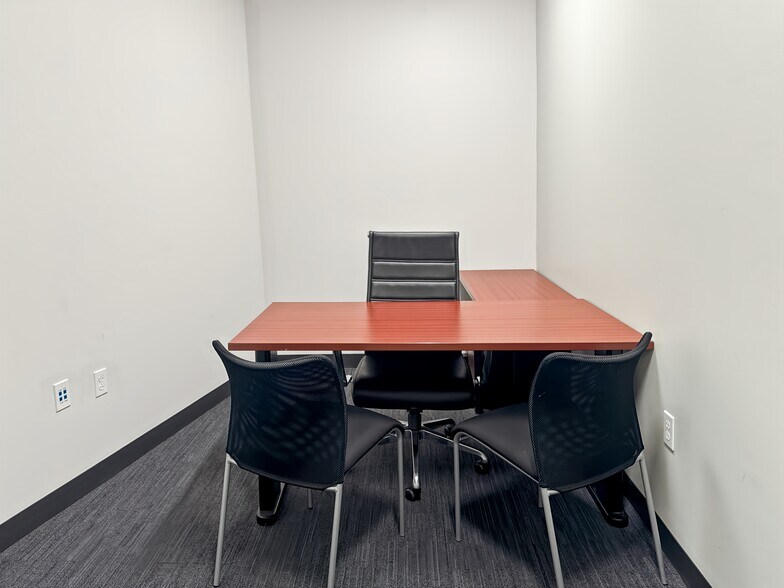 More Photos Of 201 St. Charles Ave, New Orleans Coworking Space