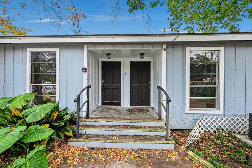 More Photos Of 5711 5th St, Katy Medical For Lease