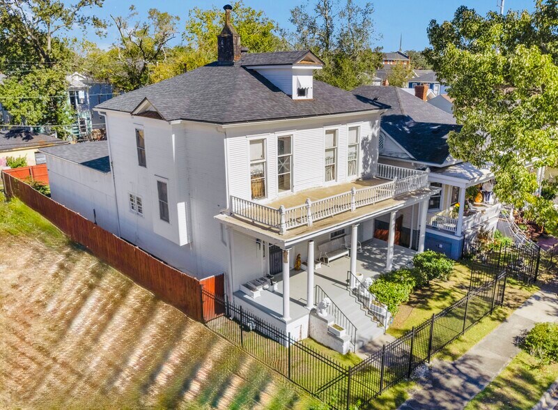 Primary Photo Of 310 W 34th St, Savannah Office For Sale