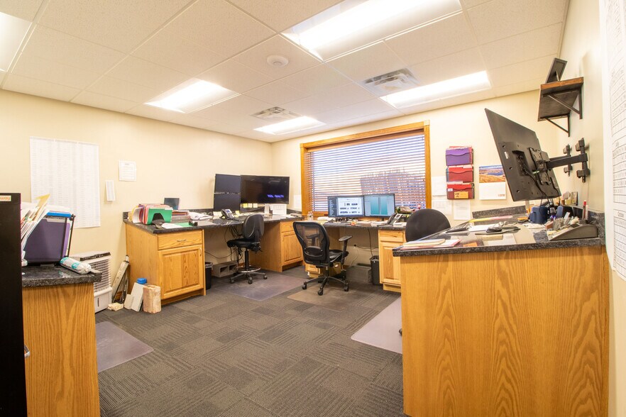 More Photos Of 335 S 1250 W, Lindon Self Storage For Lease