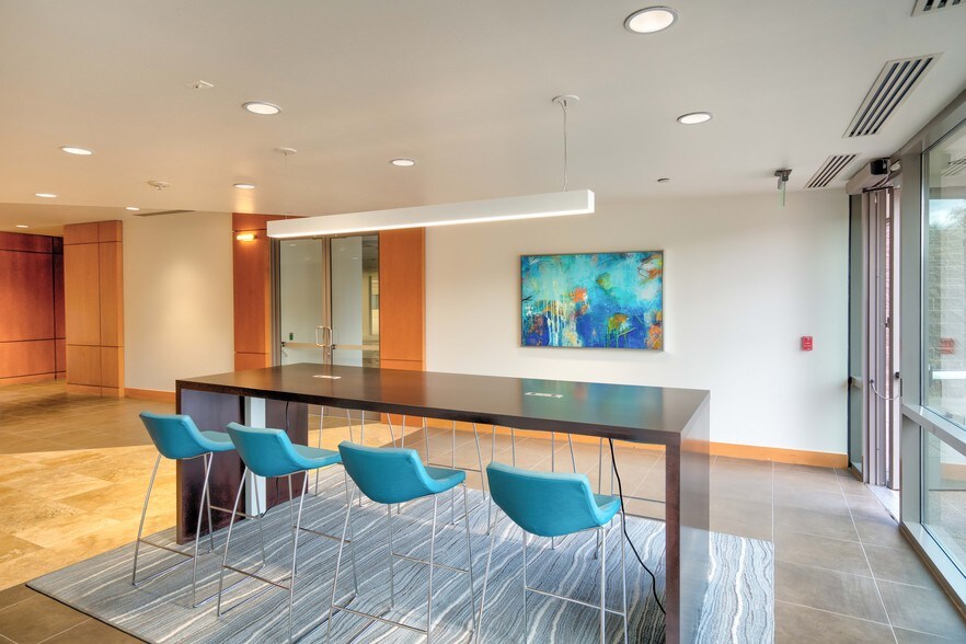 More Photos Of 4645 E Cotton Center Blvd, Phoenix Office For Lease